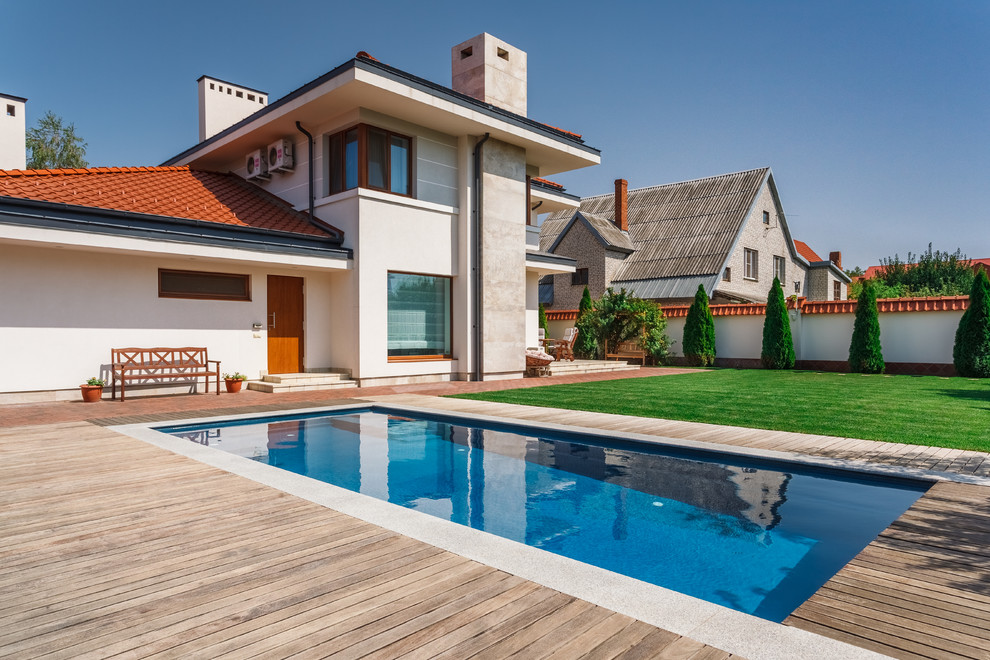 Открытый бассейн.