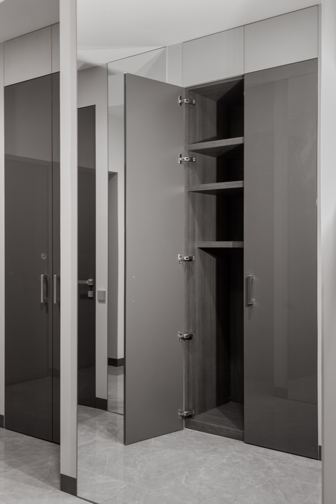 Шкафы с глянцевыми фасадами в цвете Minotti