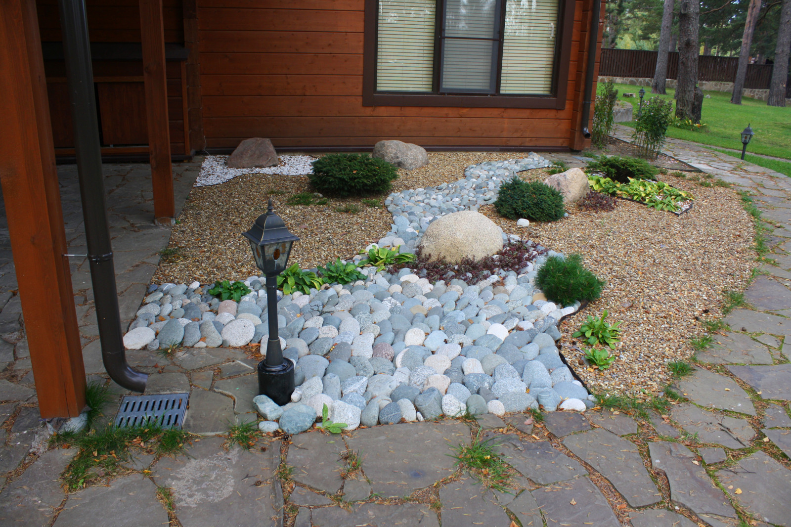 Озеленение и благоустройство