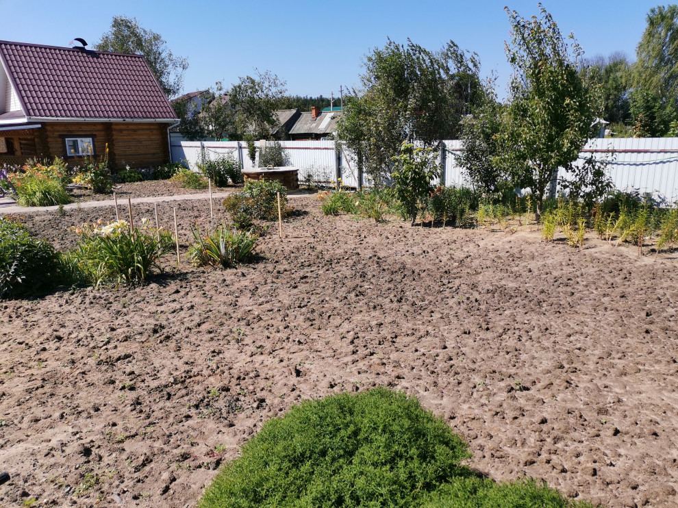 Кокшайск. Пергола – качель, шпалерный забор и обновление участка.