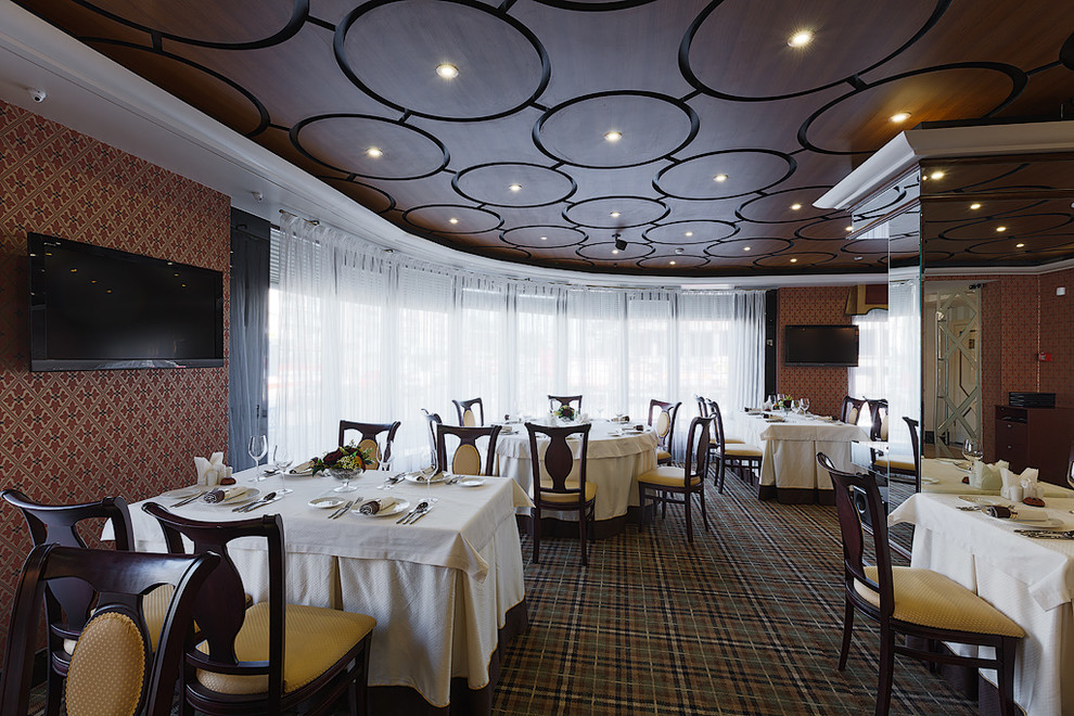 Интерьер кафе "Бристоль" в Казани