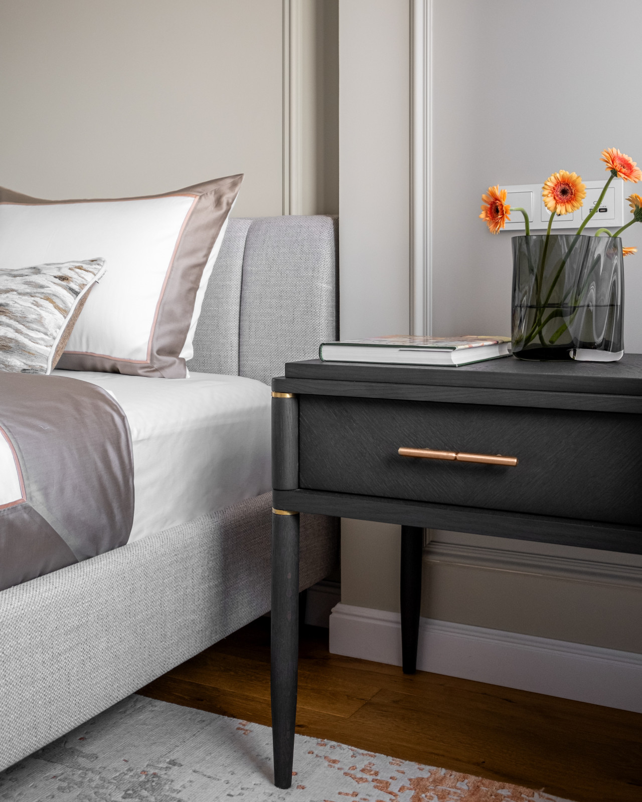 Прикроватная тумба