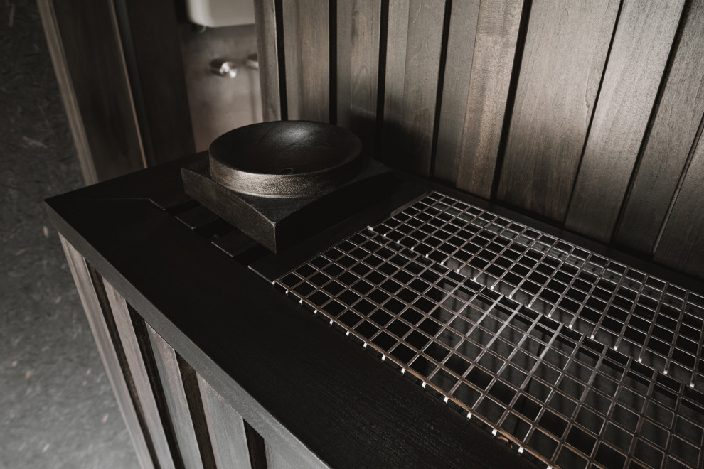 Обложка проекта: Сауна из тонированной липы со скрытой печью.