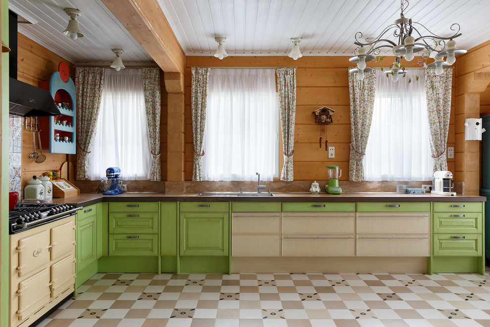 Гармоничный интерьер в традициях русского стиля.