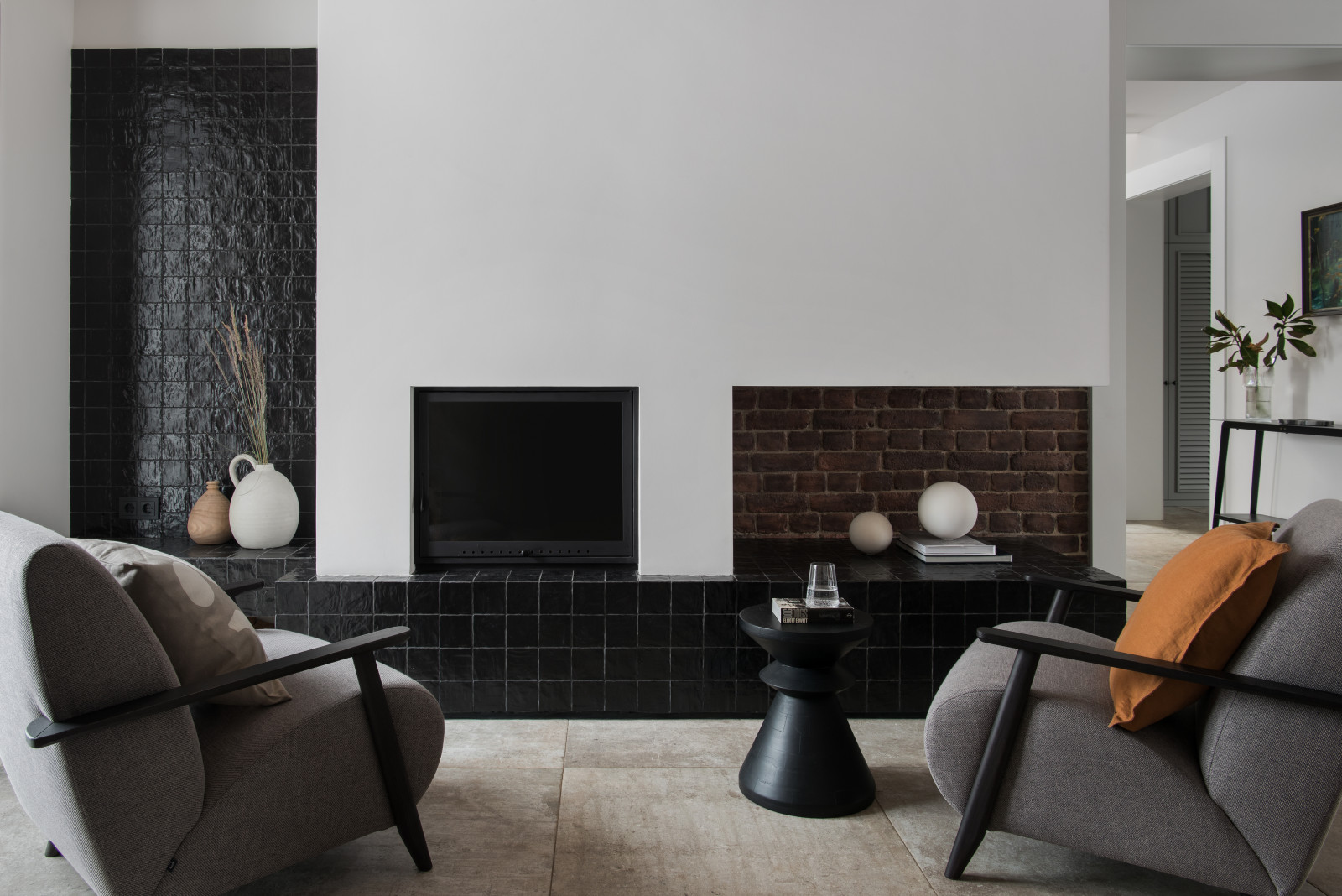 Houzz тур: Современная дача в монохромной гамме