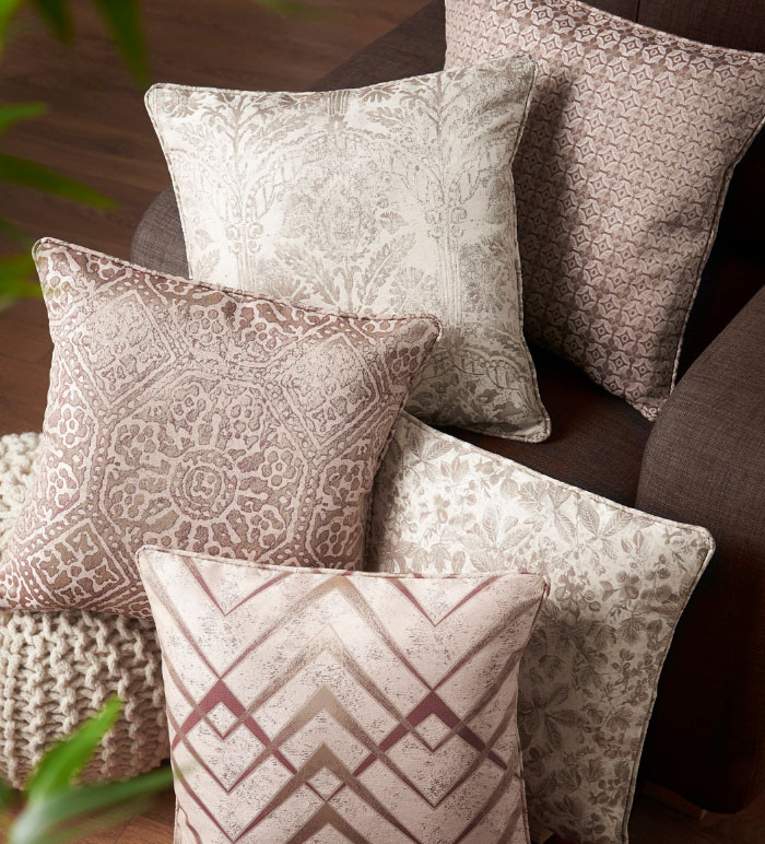 Bill Beaumont - британский издатель тканей