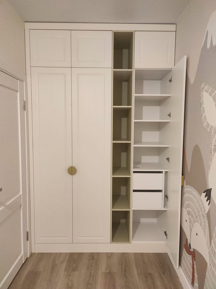 Встроенные распашные шкафы