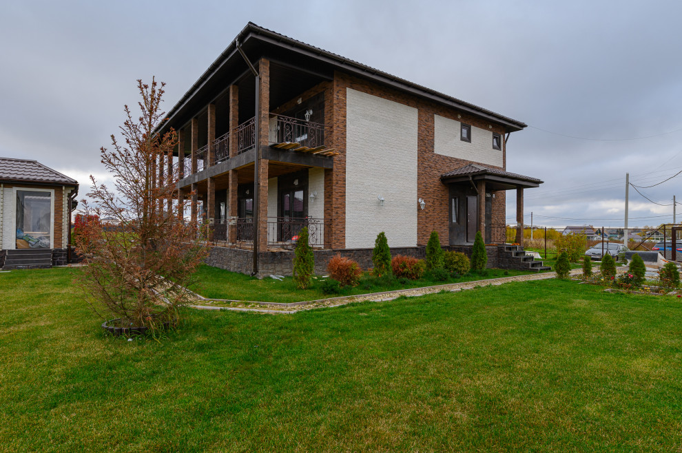 Ломоносовский район Санкт-Петербурга. Дом для семьи с шестью детьми.