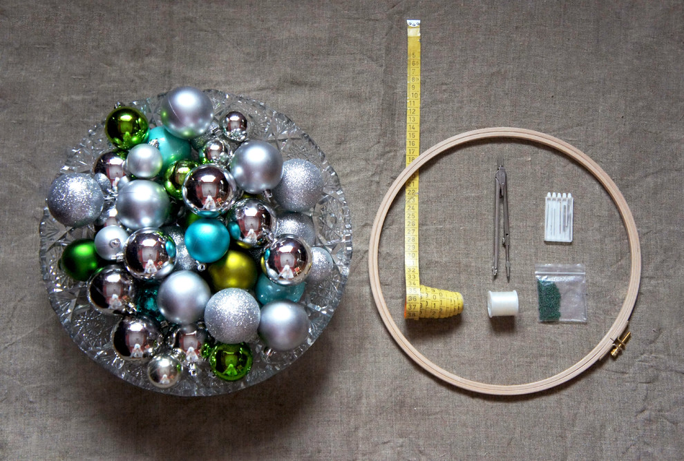 DIY: Воздушная ёлка из новогодних шариков