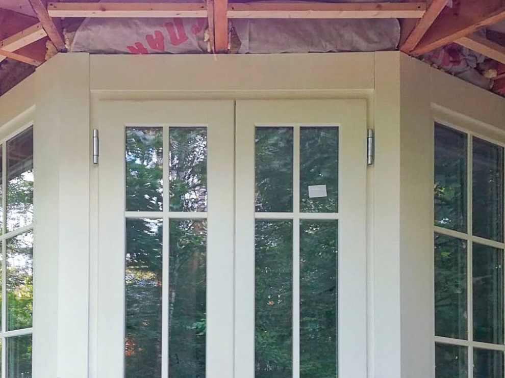 Панорамные витрины с раскладкой из сосны 1-го сорта. Панорамные деревянные окна.