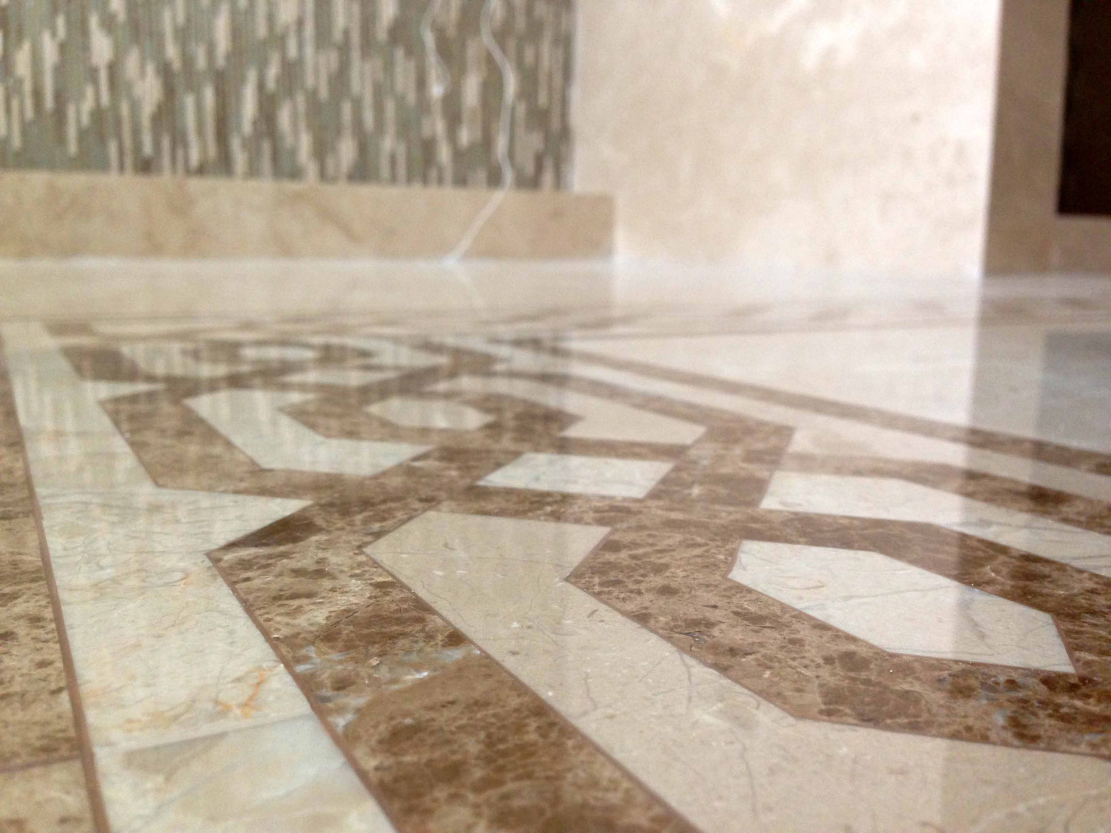 Апартаменты в современном стиле с применением мрамора