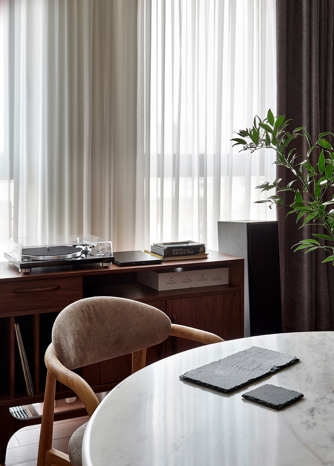 Квартира в доме с золотой аркой