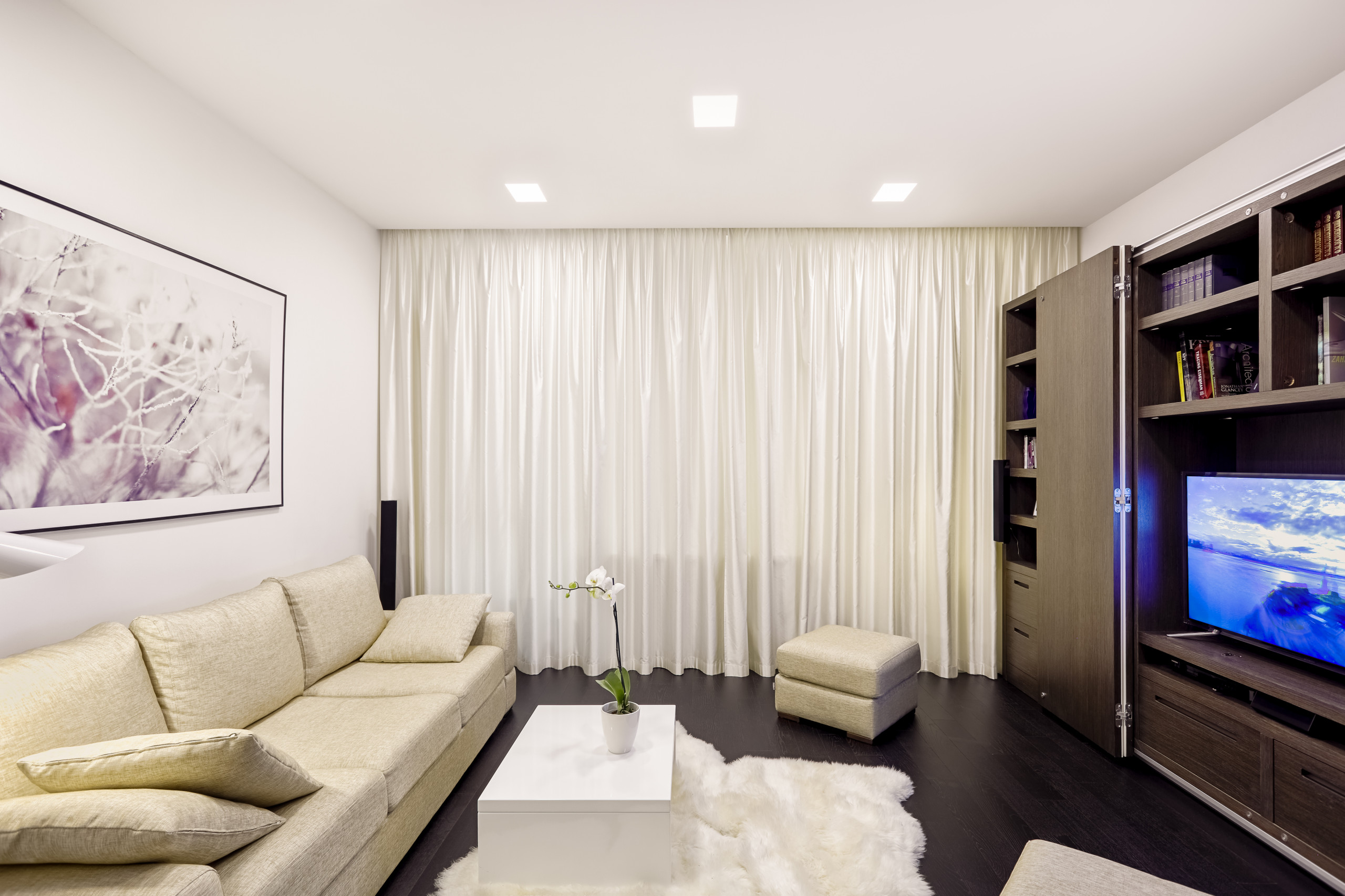 Houzz тур: 50 оттенков белого и игра искусственного света