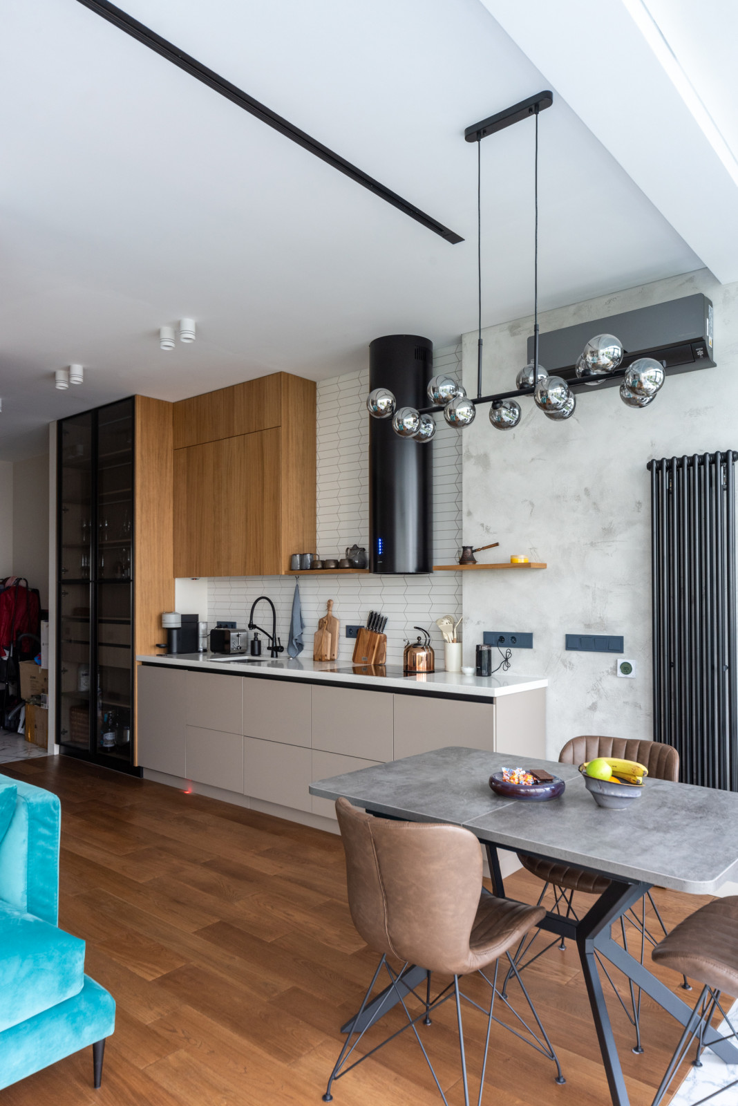 Кухня комбинированная со шпоном