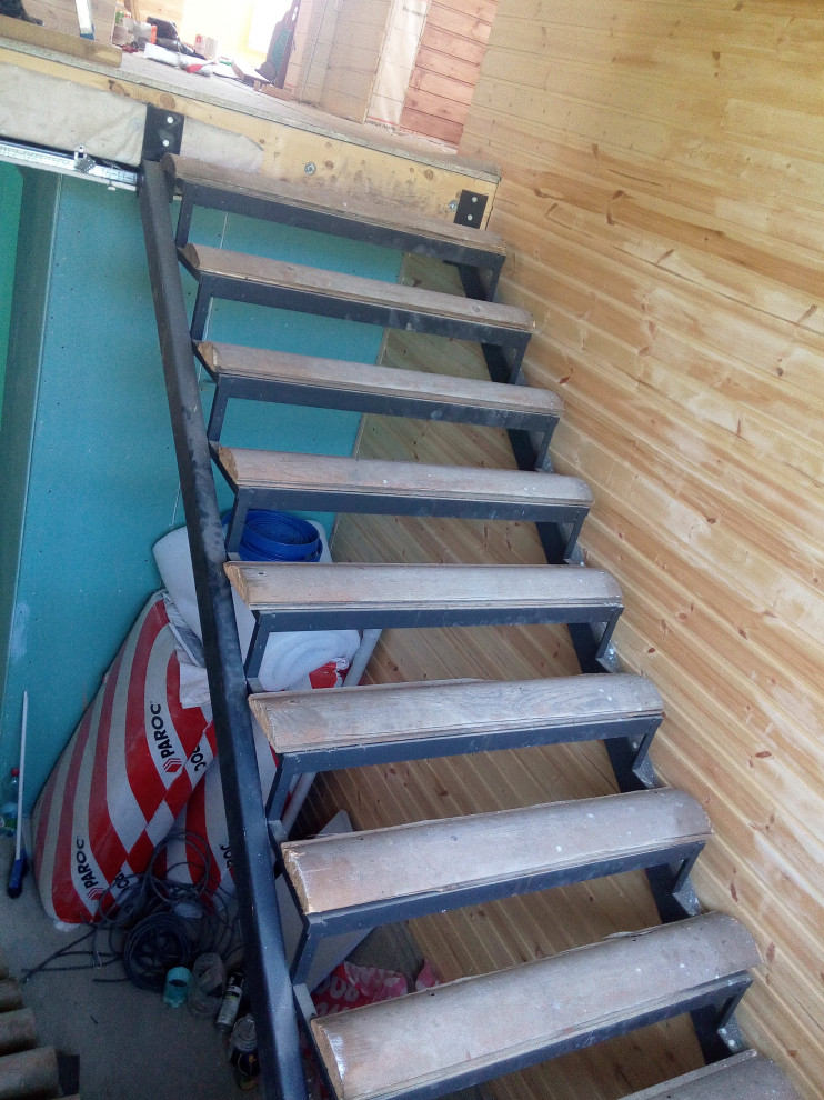 Обложка проекта: Лестница 2-х цветная с канелюрами