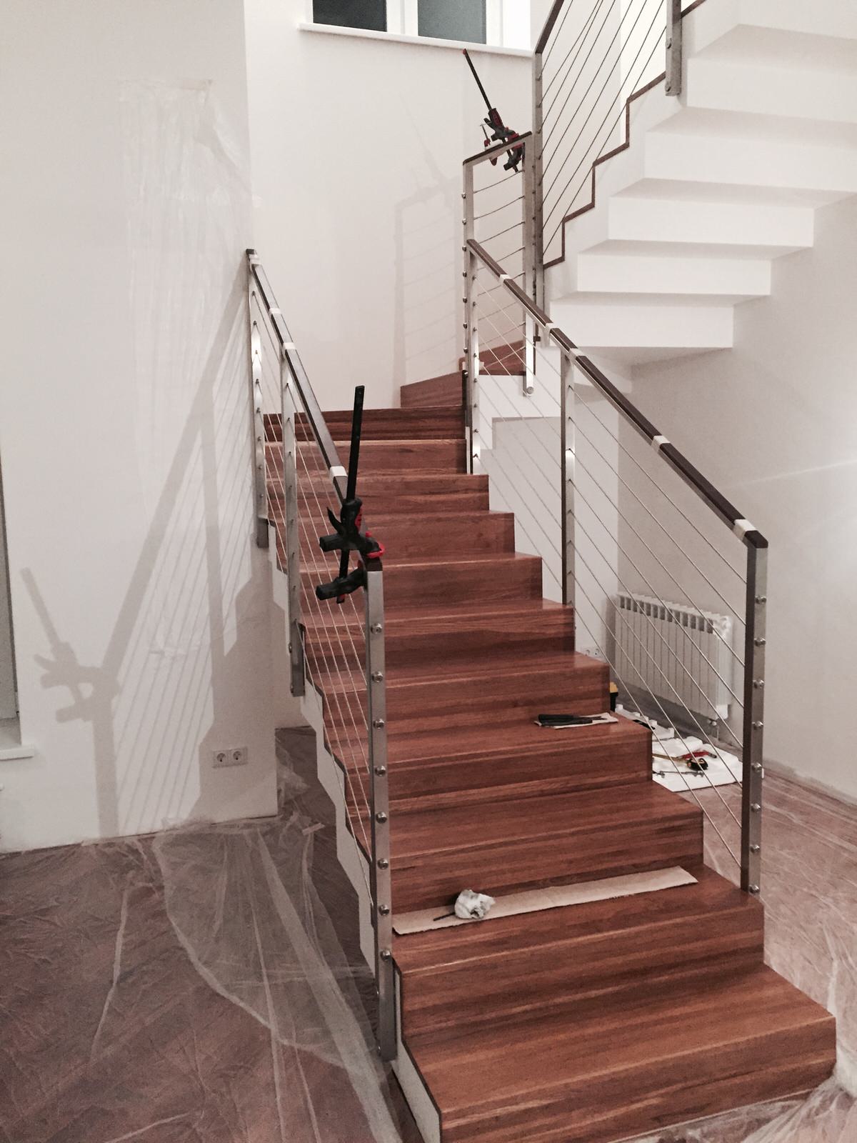 Перила лестниц