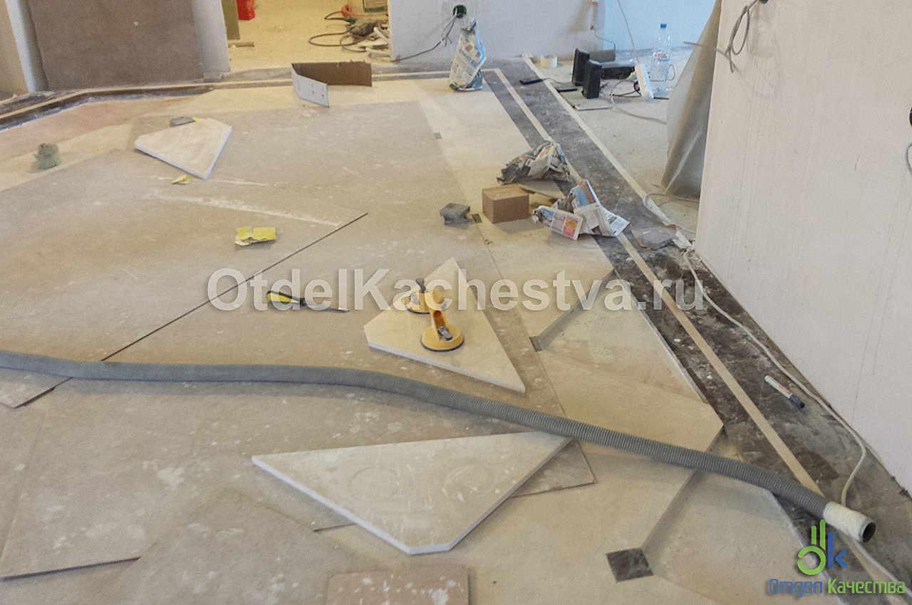 Укладка мрамора в кухне-столовой