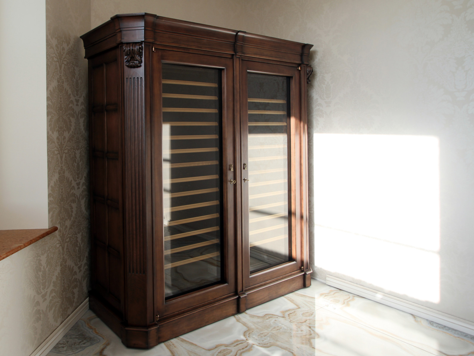 Роскошный винный шкаф на заказ / Custom Made Wine Cabinet.