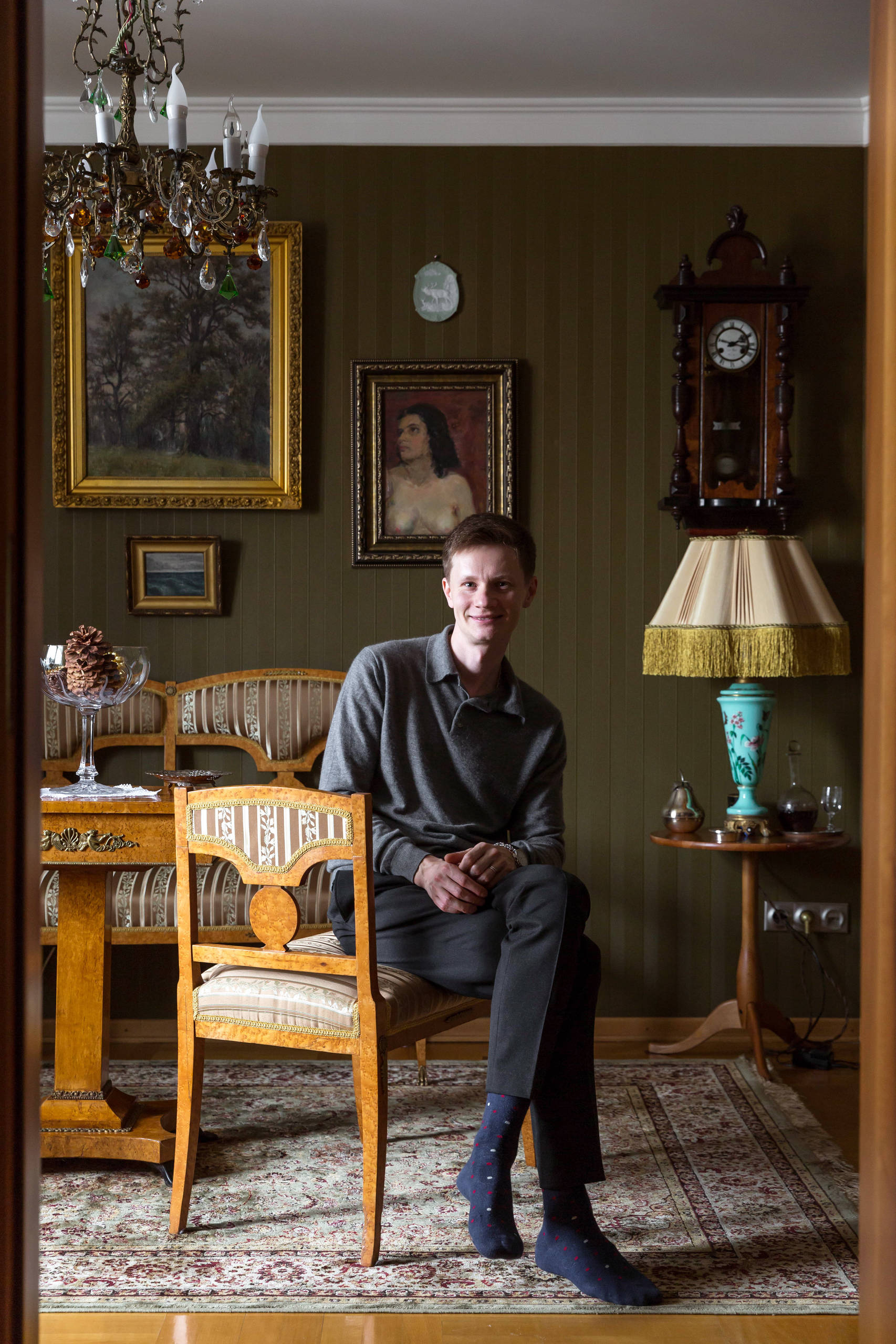 В гостях: Квартира юного ценителя антиквариата