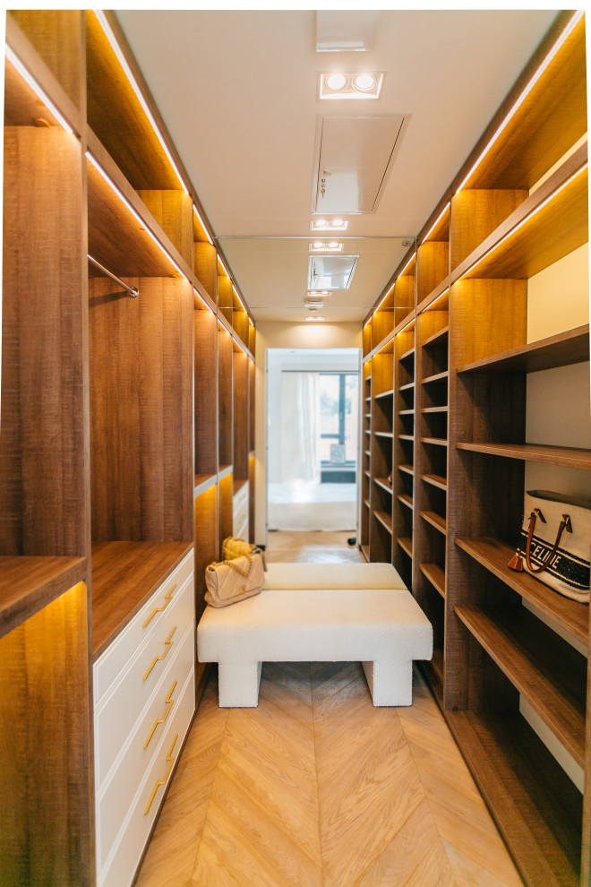 Обложка проекта: Гардеробная с подсветкой