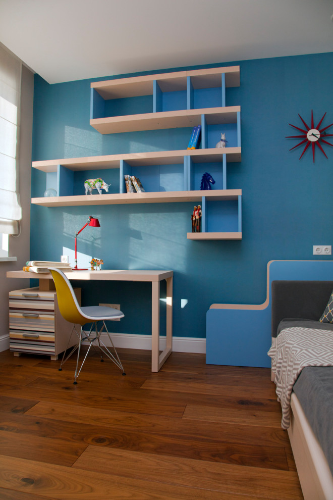 СОВРЕМЕННЫЙ ИНТЕРЬЕР С АНТИКВАРНЫМ КОМОДОМ