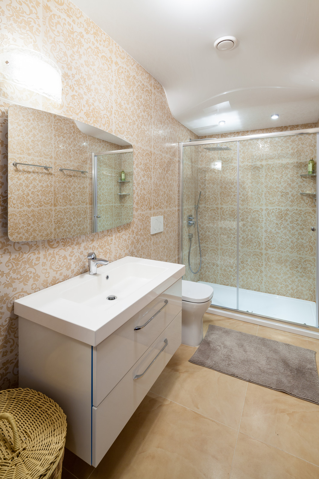 Интерьер трехэтажного загородного дома в Нижегородской области