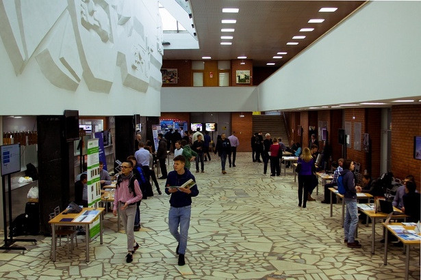 Обложка проекта: Проект реконструкции интерьера 1 этажа здания МГИЭТ