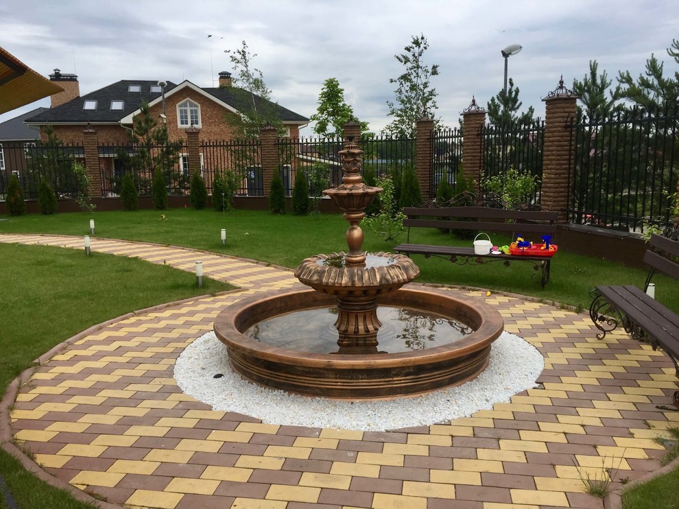 Обложка проекта: Садовый фонтан на Новой Риге