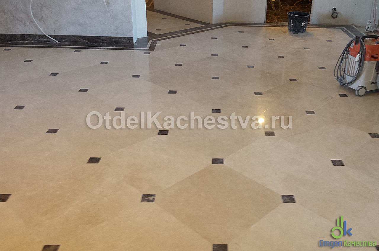 Укладка мрамора в кухне-столовой