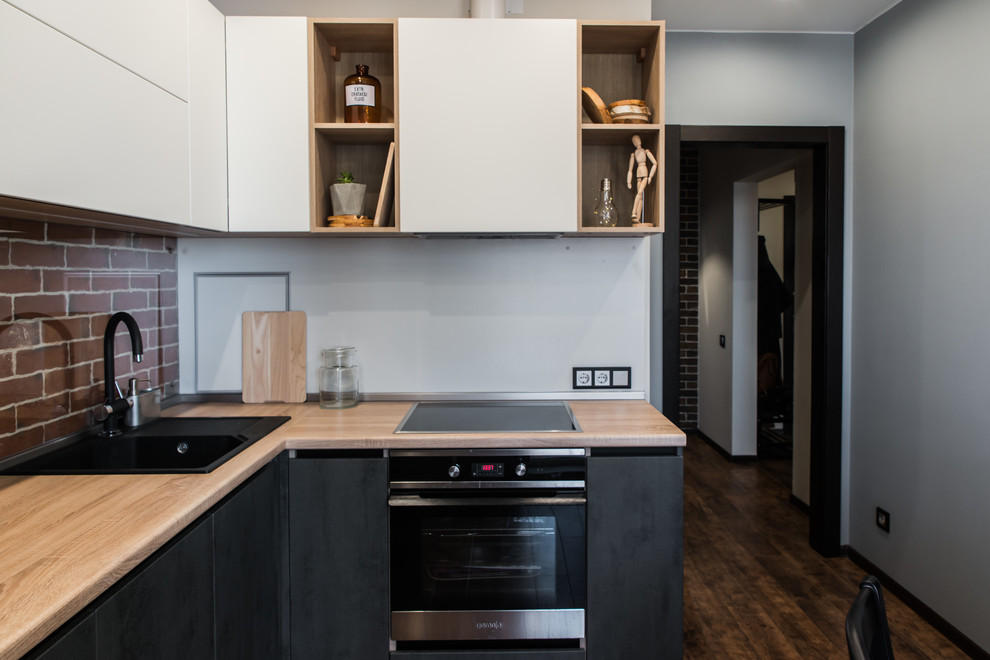 Фото реализованного проекта "Квартира для девушки в стиле лофт"