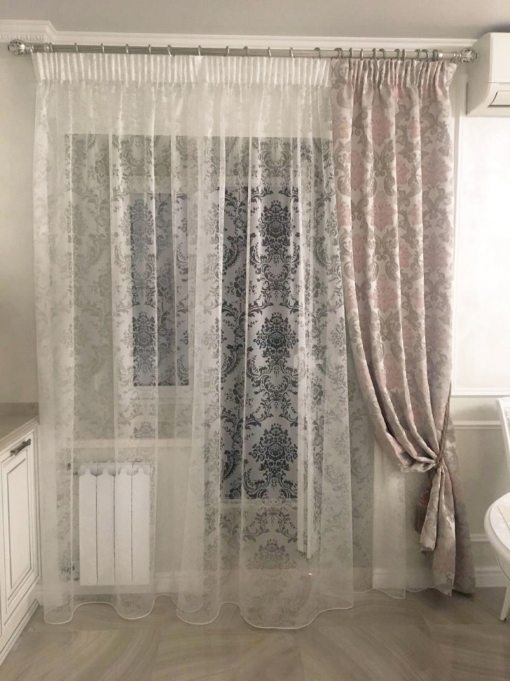 Двухкомнатная квартира в светлых тонах.