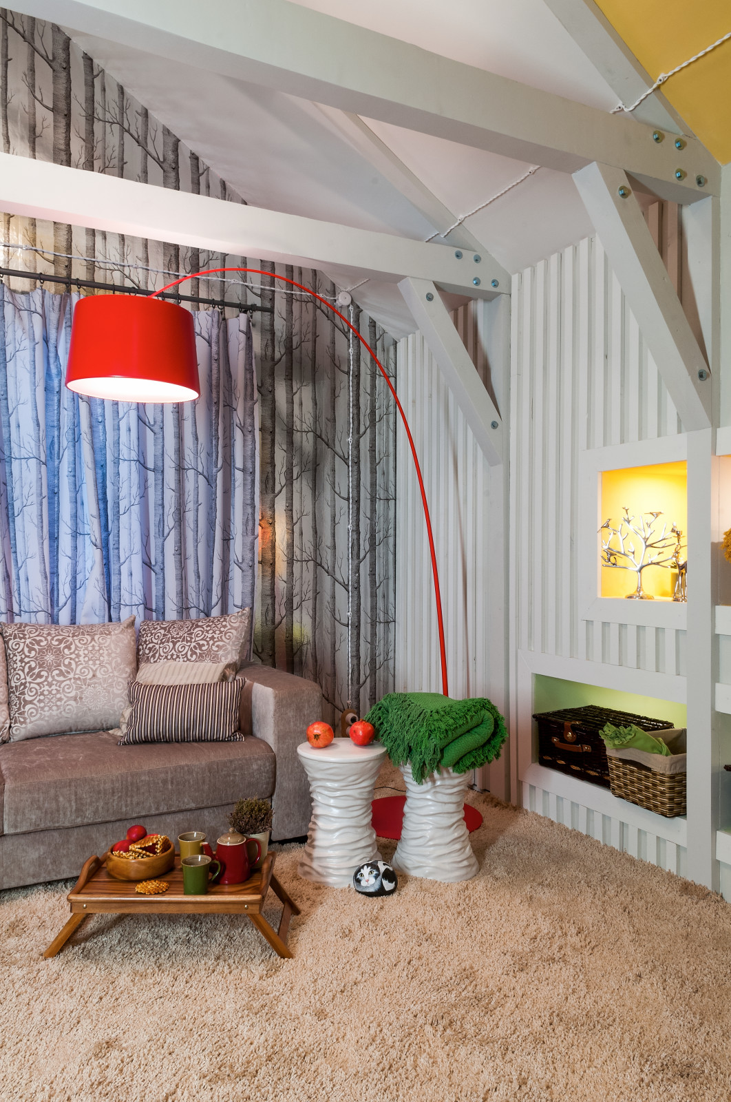 Яркие стены