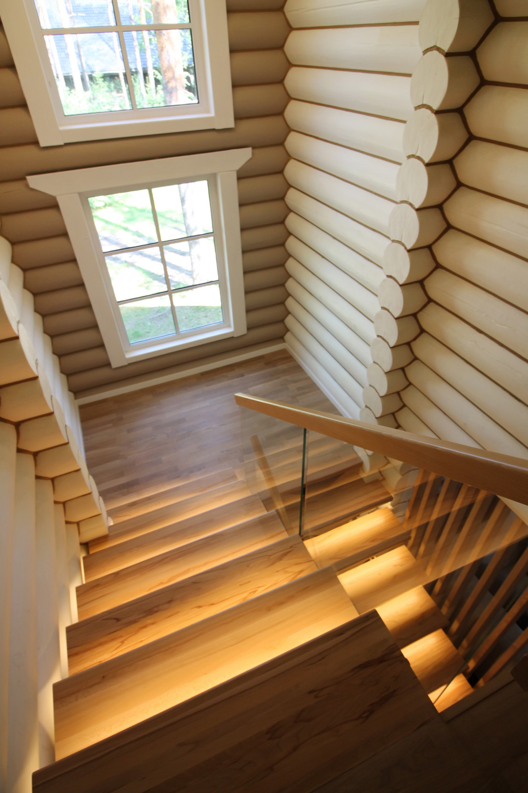 Срубовой коттедж 38 в п.Рощино, Ленинградская обл. Царство-Королевство