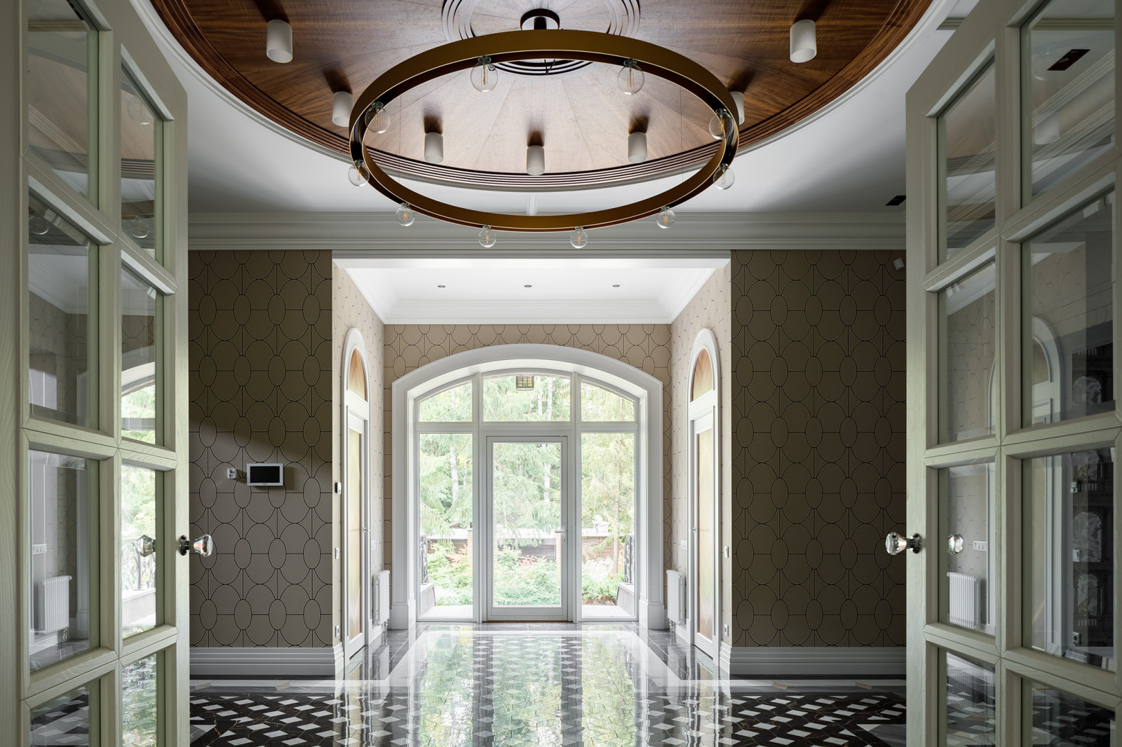 ЗАГОРОДНЫЙ ДОМ В ЗАПАДНОЙ ЛИЦЕ