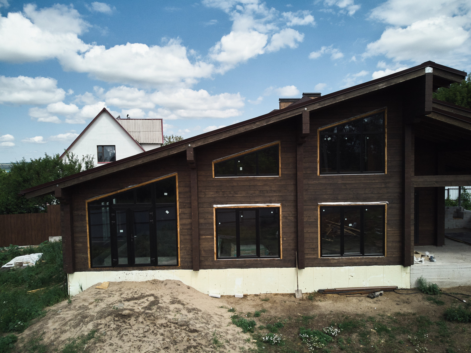 Кровля и мансардные окна: замер и расчёт, поставка и монтаж материалов.