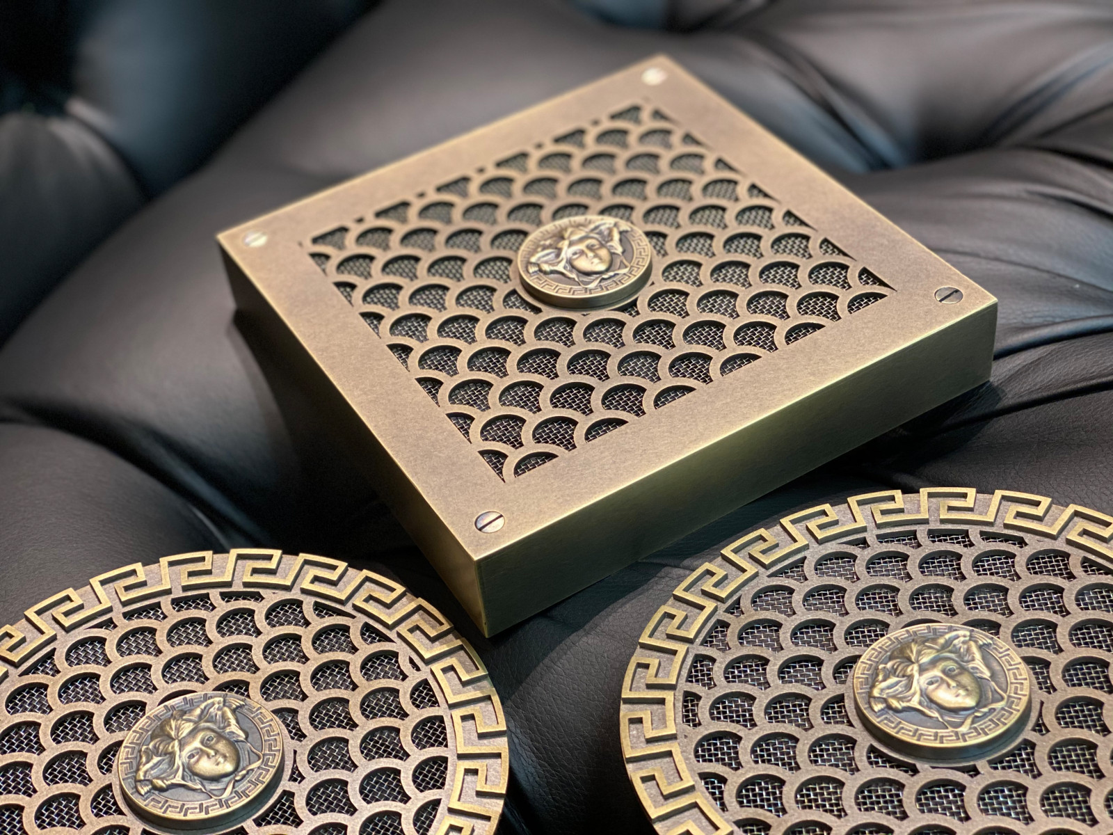 Декоративные решетки Versace