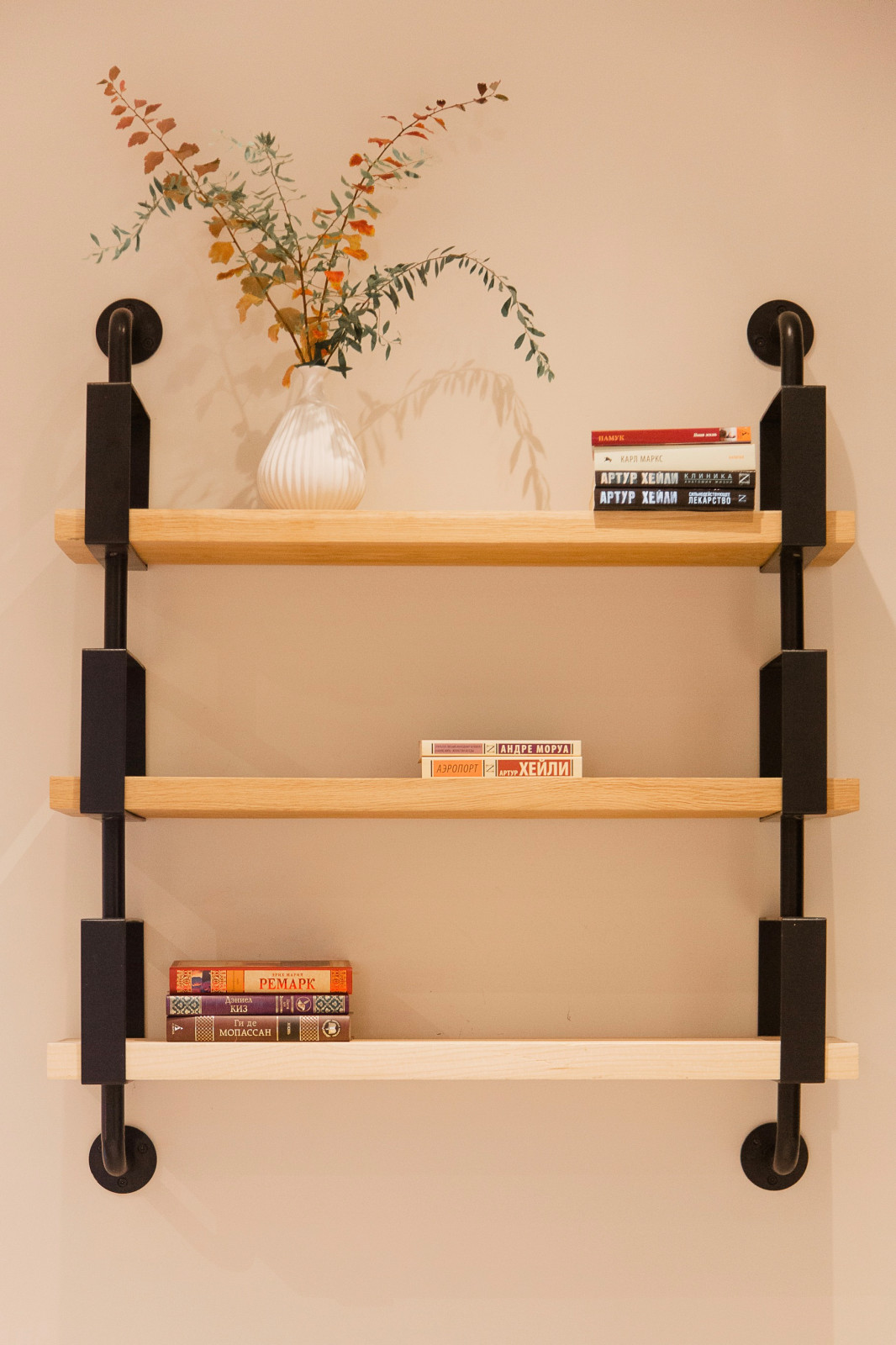 Тёплая осень на Фрунзенской набережной