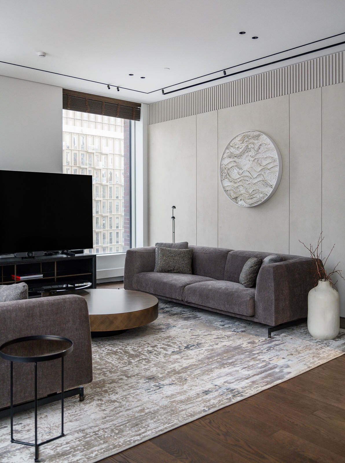 Панно из белой глины (арт-объект)