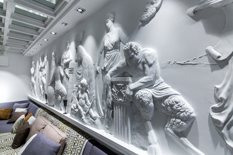 Квартирный вопрос. В греческом зале