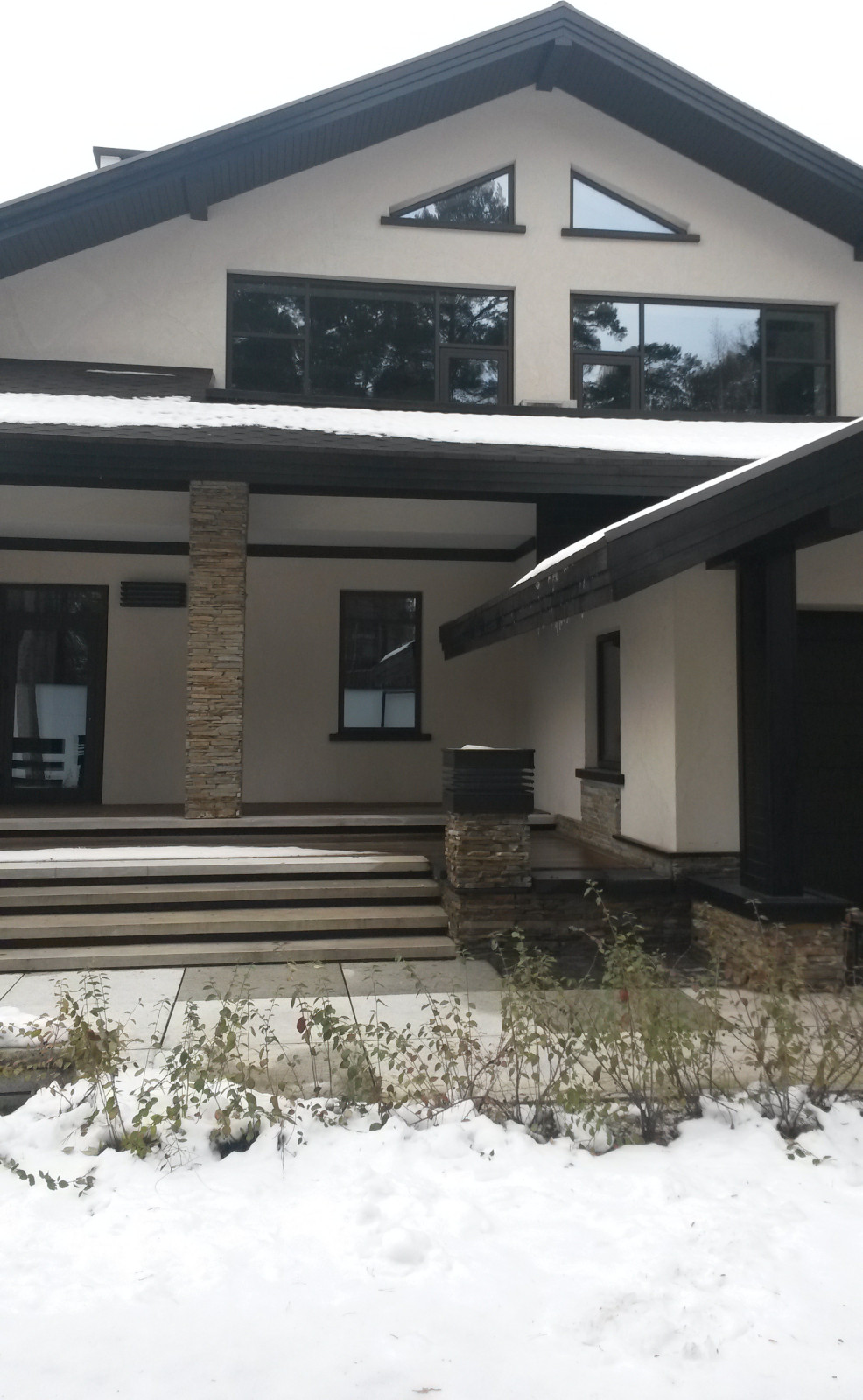 Большой дом с бассейном в стиле ШАЛЕ