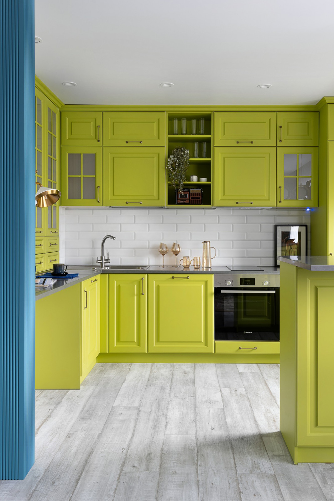 Яркое смешение стилей