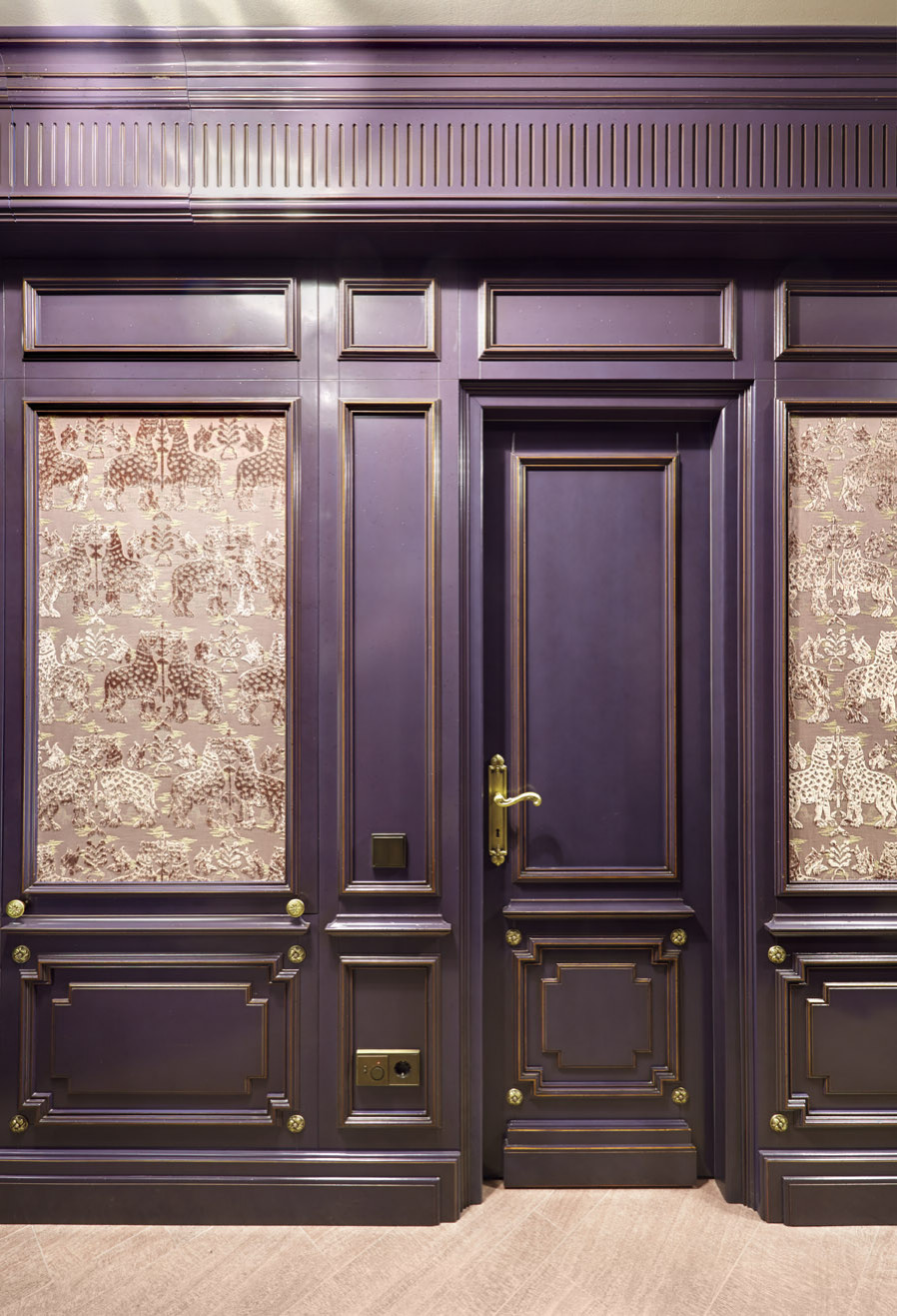 Холл в классическом стиле