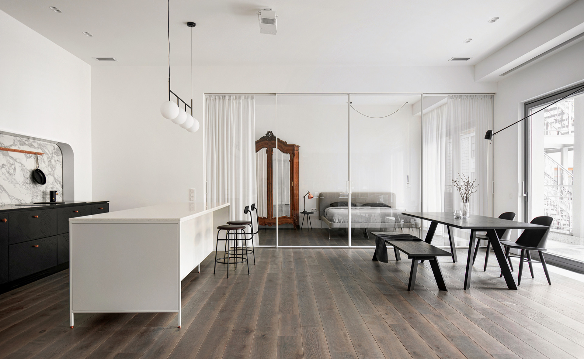 Houzz тур: Минимализм и классика возле Исаакиевского собора