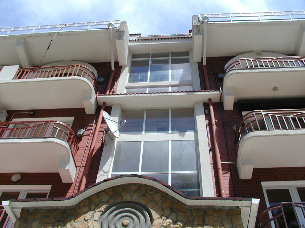 Многоквартирный жилой дом в Центральном районе г. Сочи