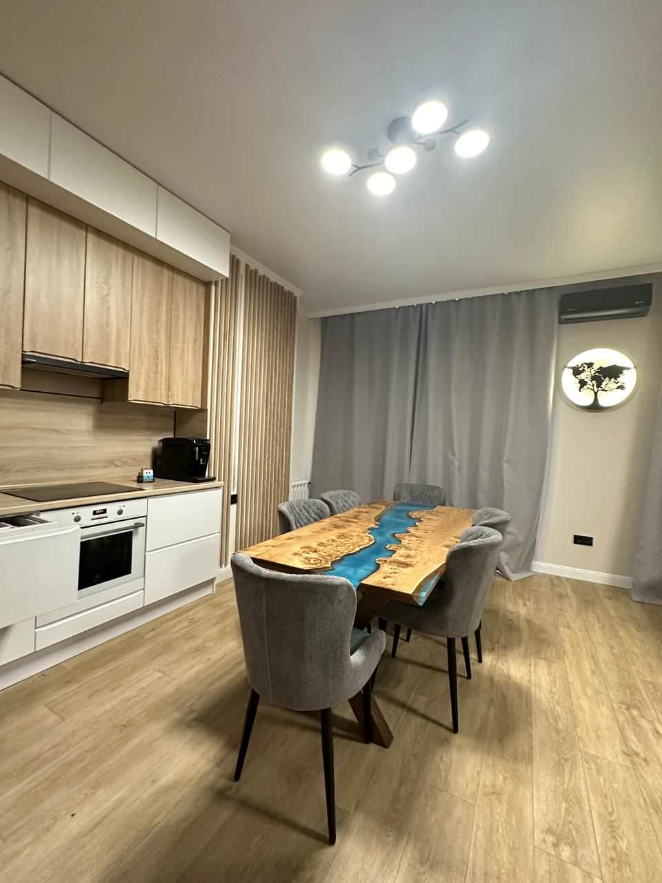 Фоновое изображение профиля Яна Клявлина