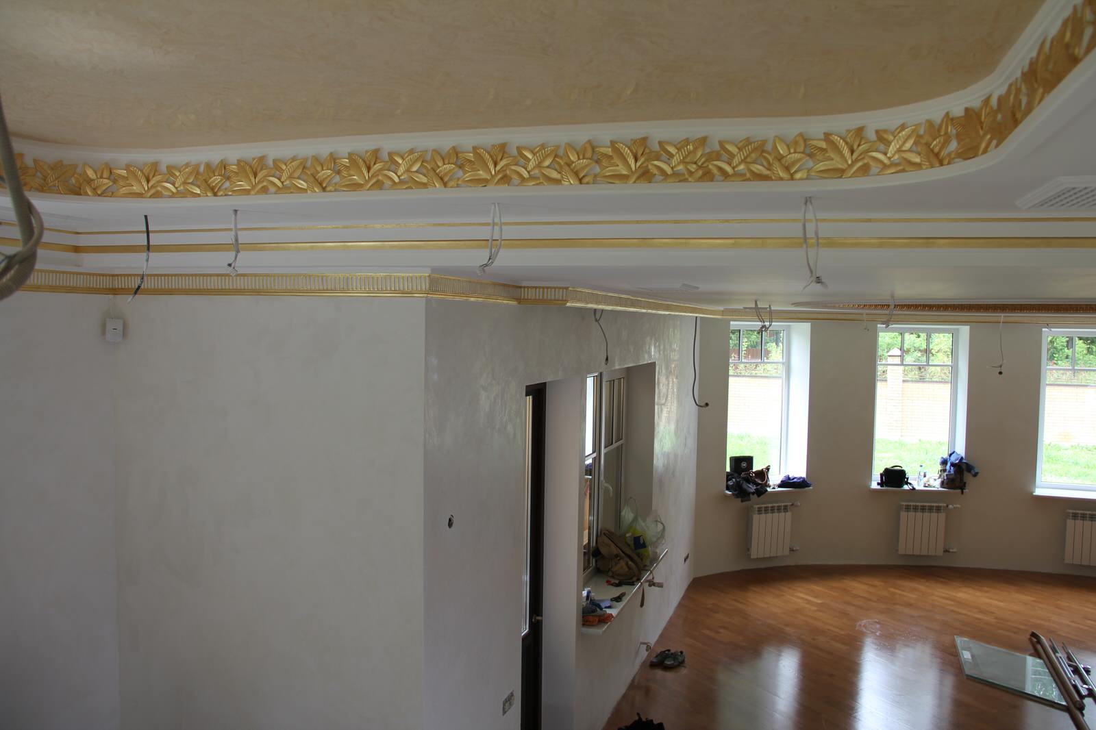 Позолота лепного декора