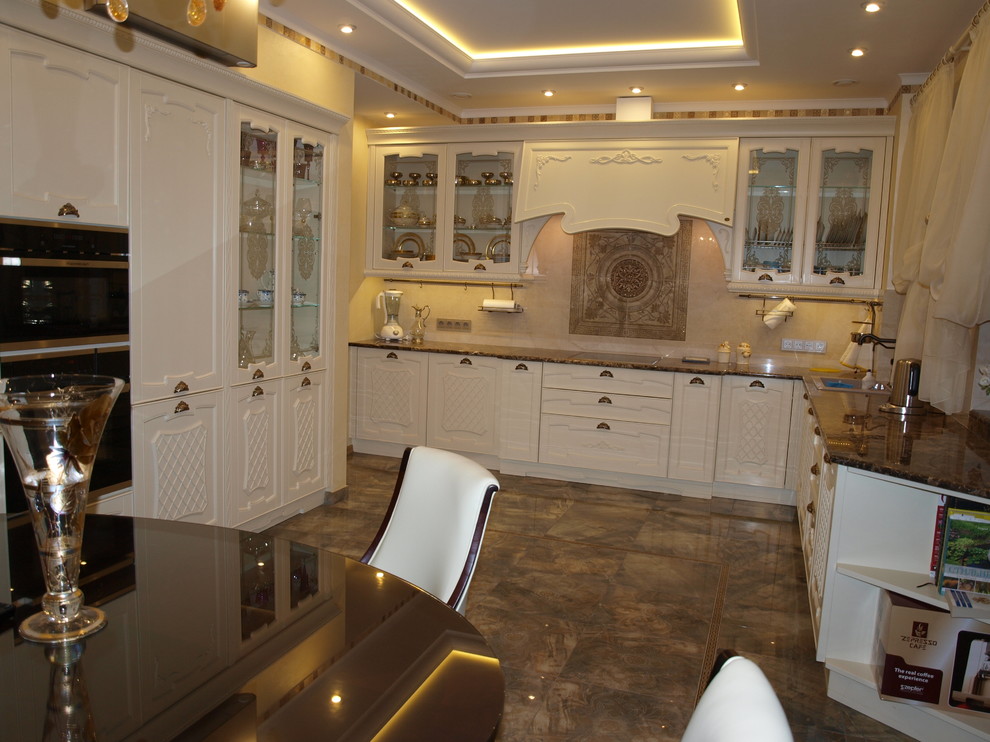 Дом на склоне холма