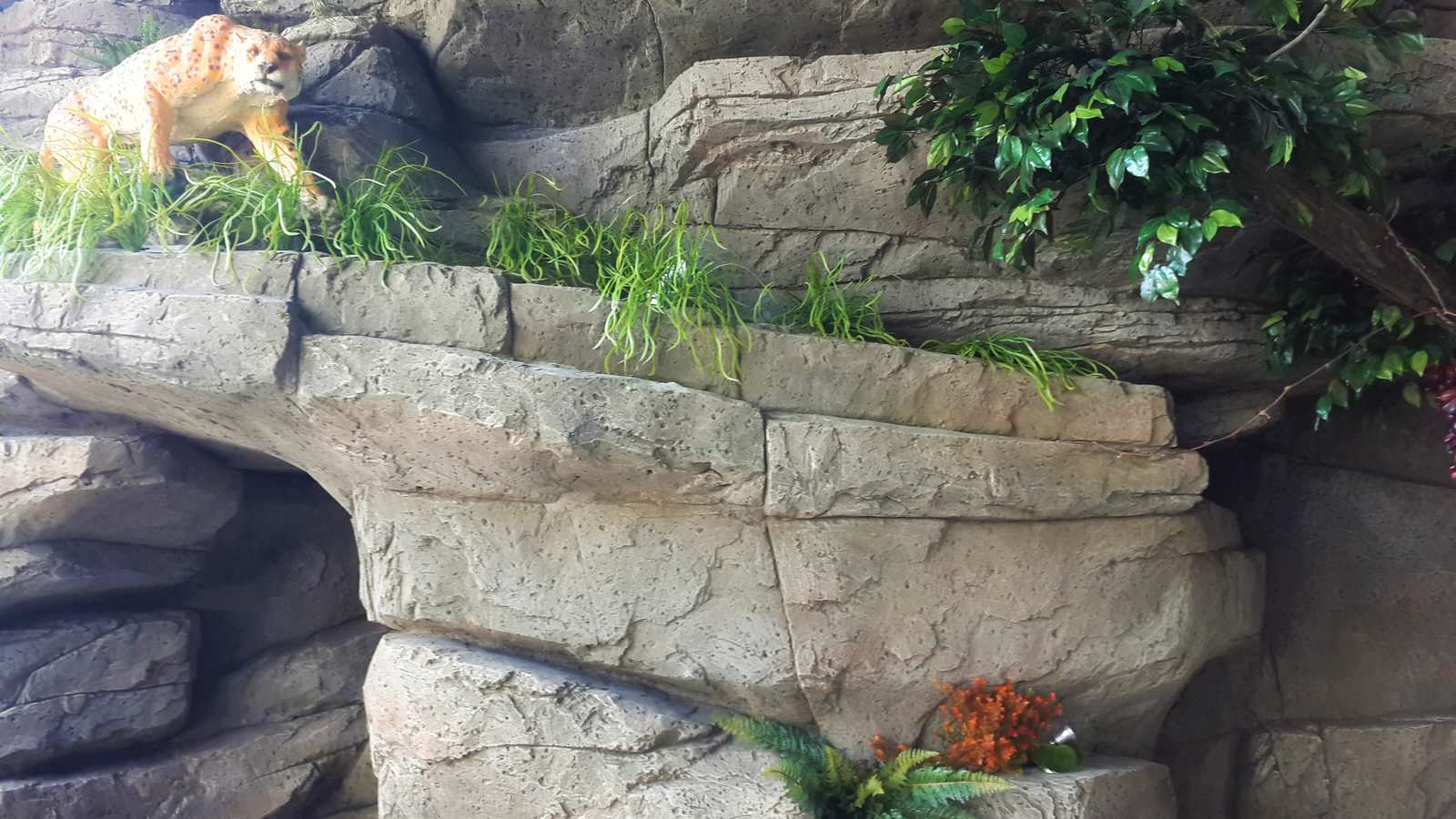 Искусственные скалы.