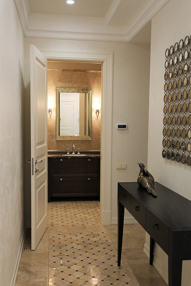 Сталинка на набережной