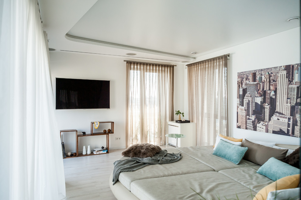 Светлый hi-tech